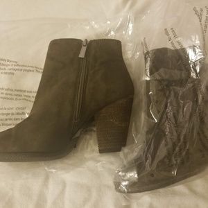 Vince Camuto Hazee Booties- Olive Green